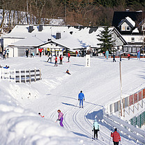 Snow Park mit Blick auf die Skihütte Westfeld